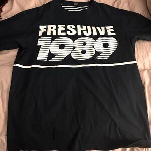 FreshJive, XL, vintage 2000’s, black and white 1989  t-shirt. Striped interior.